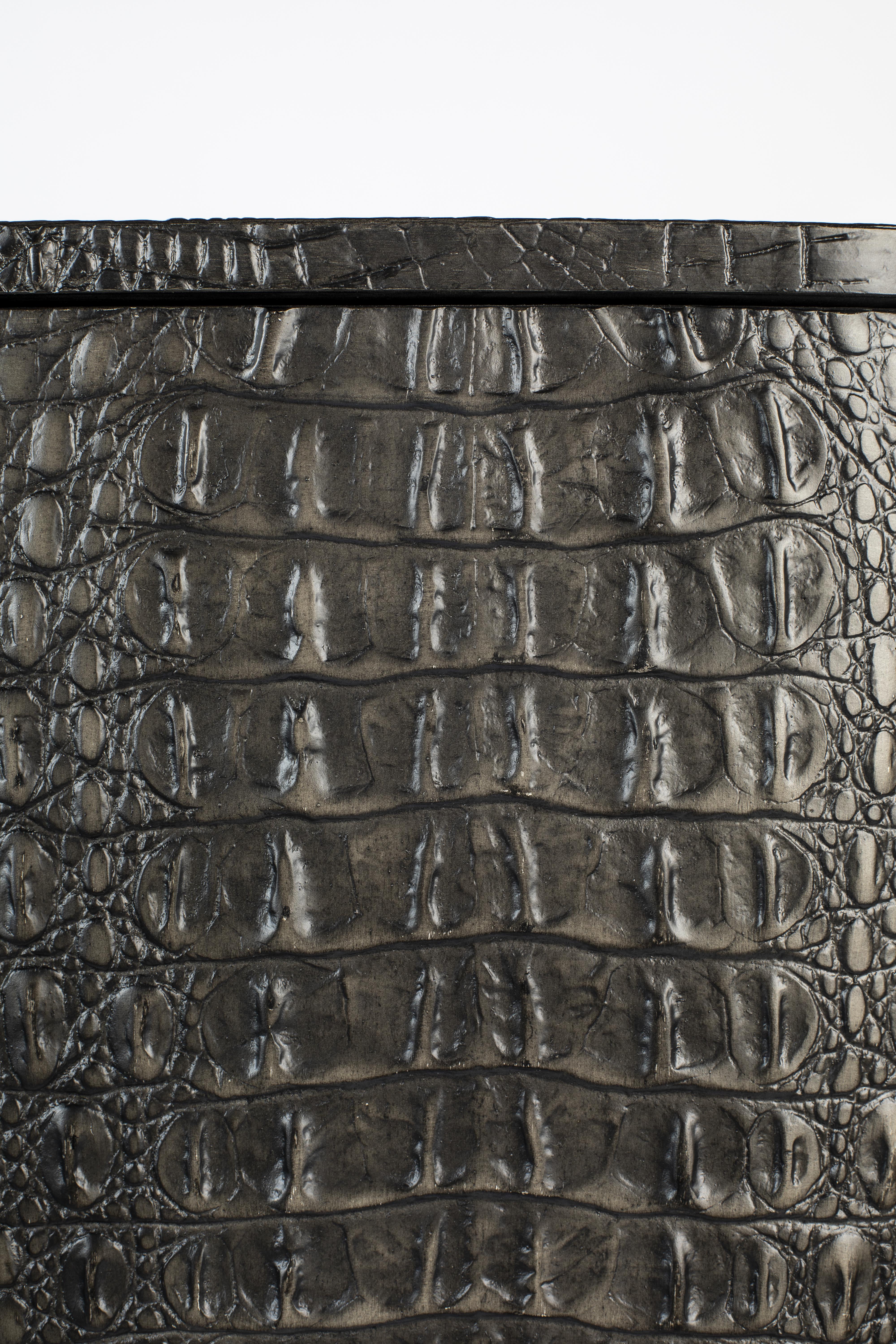 Bold Monkey Ava Morgana Crocodile Drinks Cabinet